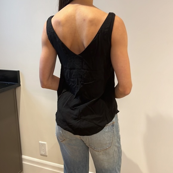 Babaton black v neck tank - Picture 2 of 3